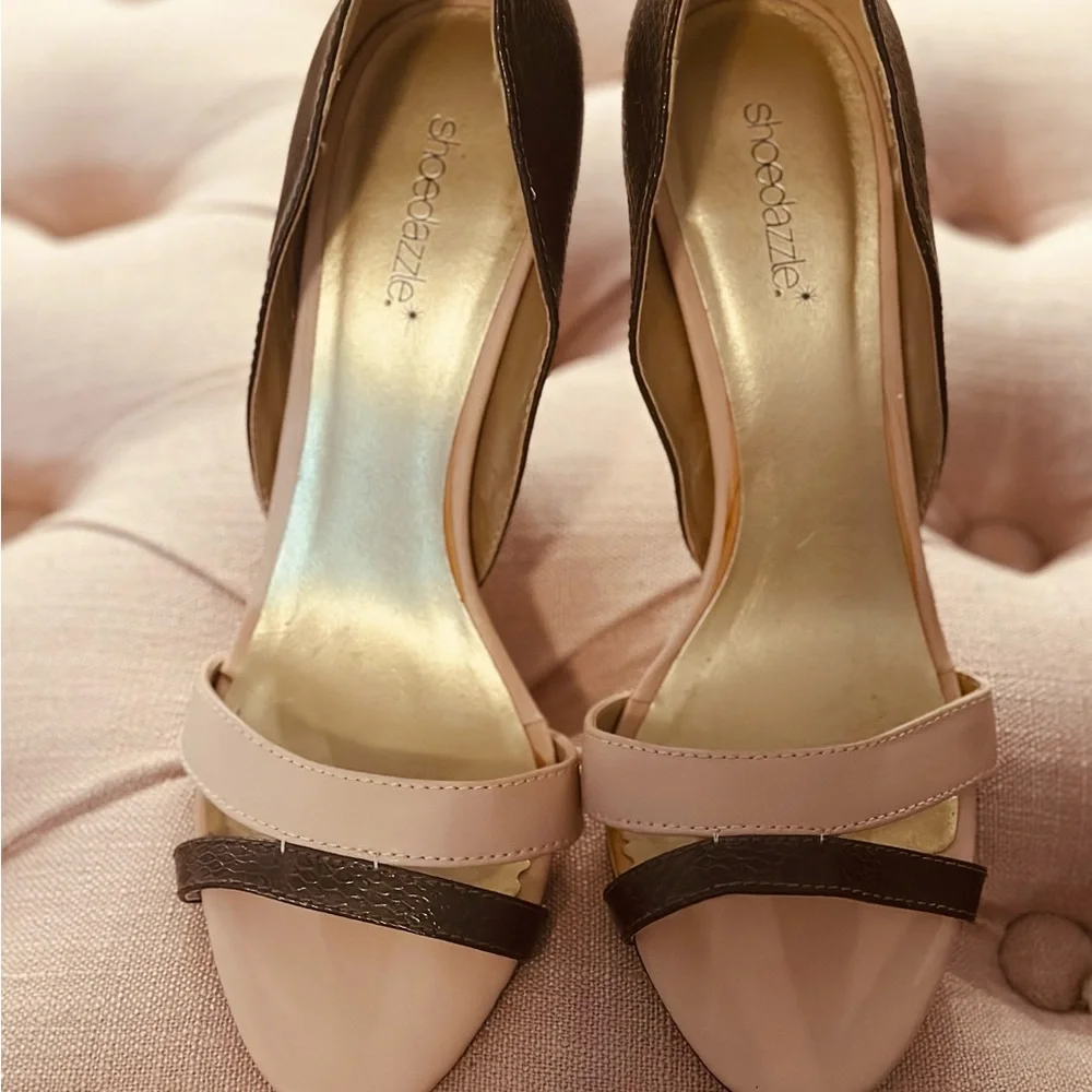 Shoe Dazzle Cream and Brown High Heels with Bold Contrast - Picture 2 of 6